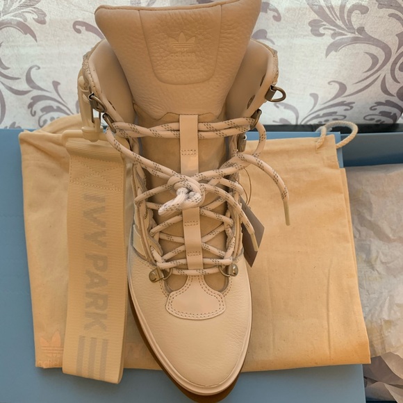 Ivy Park x Adidas Icy Park Super Sleek Boots - Picture 9 of 10